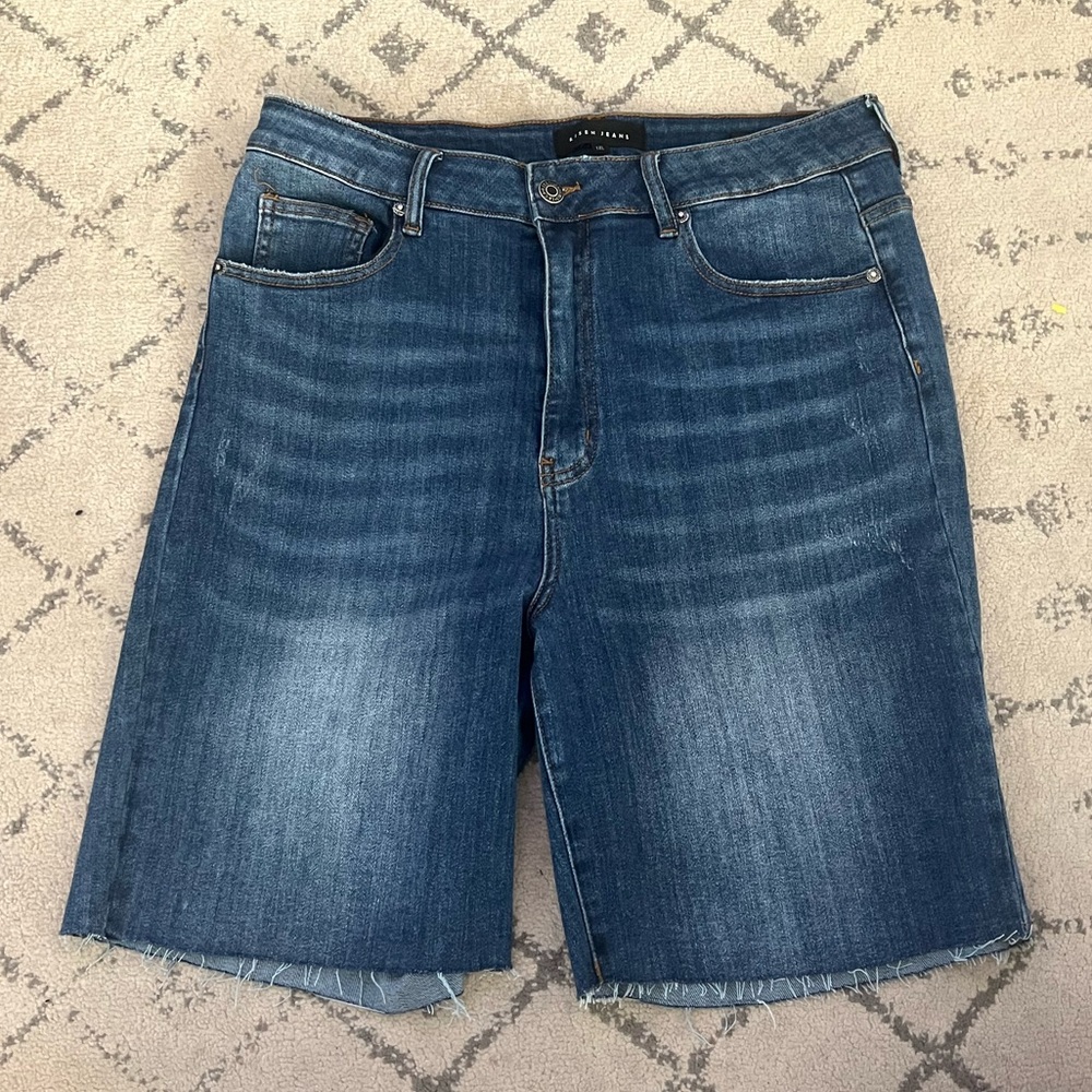 1XL Risen Bermuda Shorts